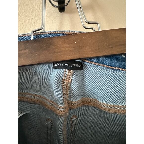 AE Real Good Upcycled Ne(x)t Level Ripped High Waisted Jegging Size 4 Short EUC - Picture 6 of 6